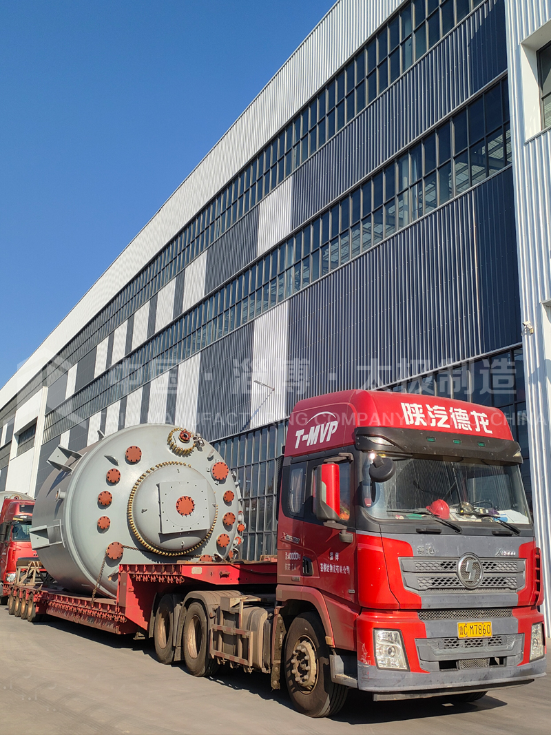 震撼！批量太極 6 萬升搪玻璃反應(yīng)釜今日發(fā)貨