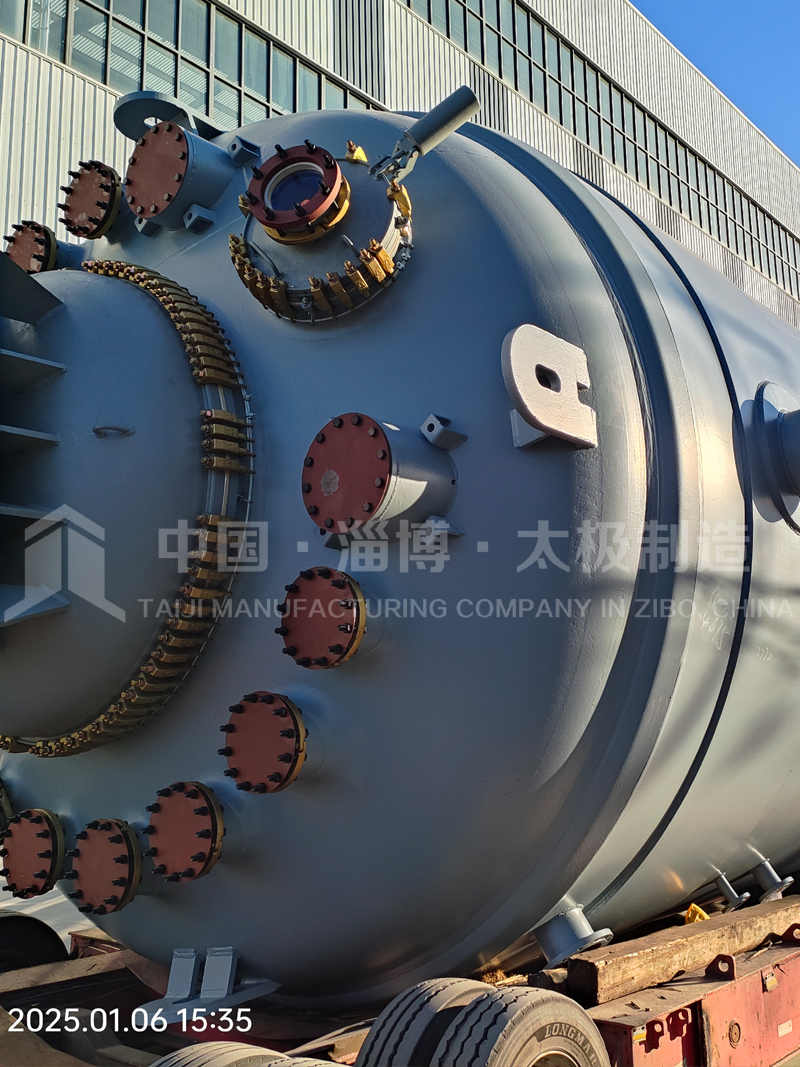 8 萬升閉式反應(yīng)釜發(fā)車！太極制造刷新大型設(shè)備交付紀(jì)錄