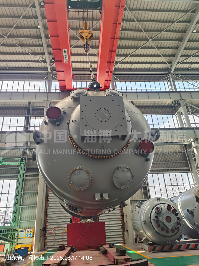 震撼！太極8萬(wàn)升大型搪玻璃反應(yīng)釜發(fā)貨現(xiàn)場(chǎng)！