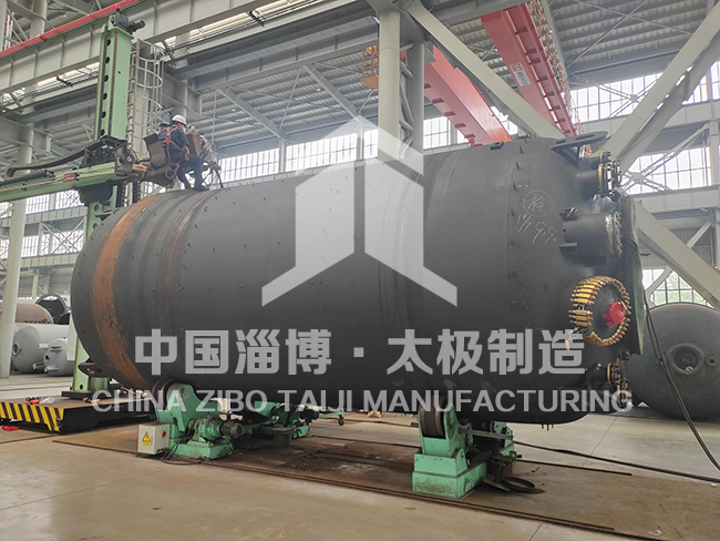 硬核過(guò)關(guān)！太極6萬(wàn)升非標(biāo)搪玻璃反應(yīng)釜打壓測(cè)試圓滿達(dá)標(biāo)